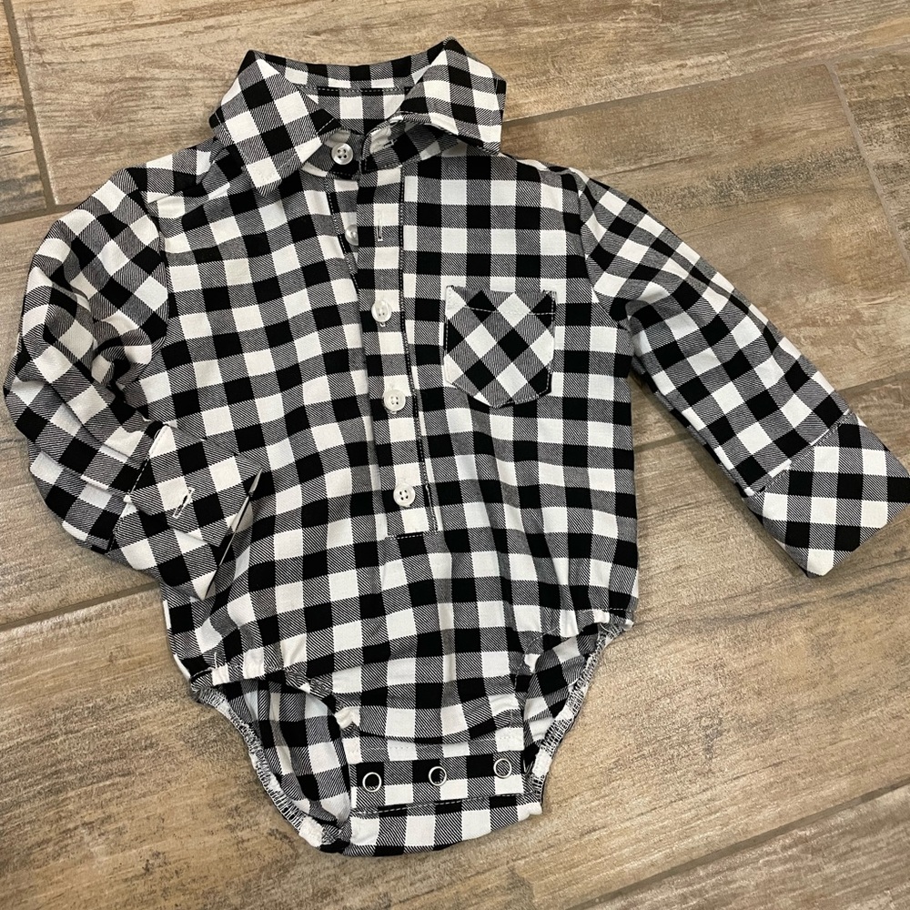 SweetHoney Clothing collared button up onesie size 6 months